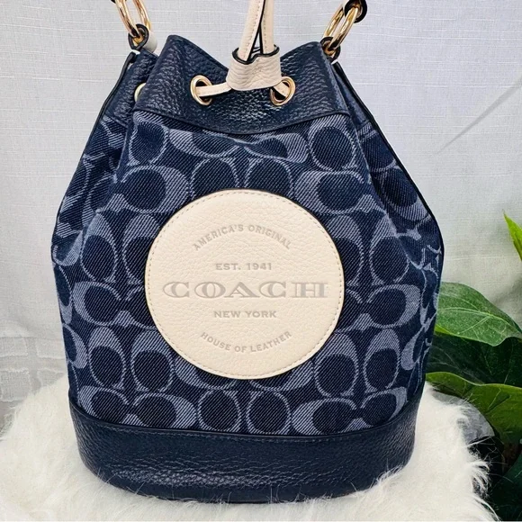 Coach denim bucket bag! EUC!! Like new - Picture 2 of 7